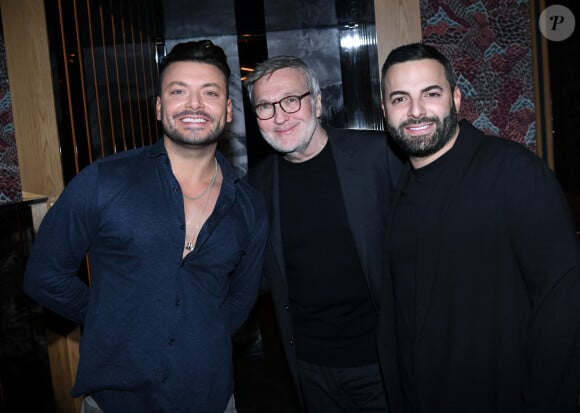 Exclusif - Kev Adams, Laurent Ruquier, Claude Charbit (propriétaire du Chichi Paris) - Soirée d'inauguration du bar restaurant "Chichi Paris" au 8 rue de Berry à Paris le 13 novembre 2024. © Rachid Bellak/Bestimage