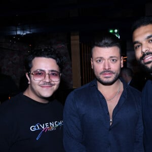 Exclusif - Brahim Bouhlel, Kev Adams, Azedine Bendjilali, dit Az - Soirée d'inauguration du bar restaurant "Chichi Paris" au 8 rue de Berry à Paris le 13 novembre 2024. © Rachid Bellak/Bestimage