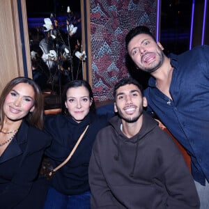 Associé à Claude Charbit, roi des nuits parisiennes, l'humoriste propose désormais ce bel établissement en plein coeur du triangle d'or.
Exclusif - Vitaa, Camille Lellouche, Ilyes Djadel, Kev Adams - Soirée d'inauguration du bar restaurant "Chichi Paris" au 8 rue de Berry à Paris le 13 novembre 2024. © Rachid Bellak/Bestimage