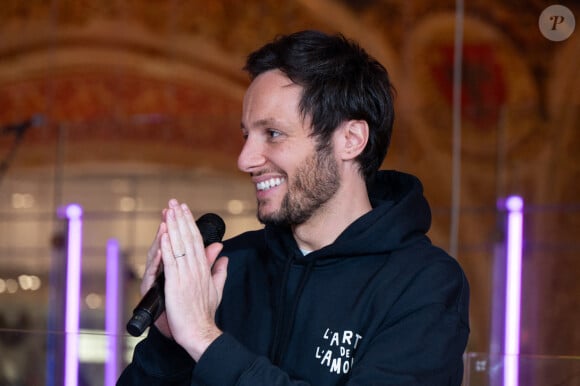 Le chanteur Vianney assiste à l'inauguration des décorations de Noël " Le 130e Noel des Galeries Lafayette ", le 14 novembre 2024 à Paris, France.
Photo par Mireille Ampilhac/ABACAPRESS.COM