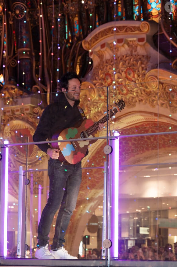 Le chanteur Vianney assiste à l'inauguration des décorations de Noël " Le 130e Noel des Galeries Lafayette ", le 14 novembre 2024 à Paris, France.
Photo par Mireille Ampilhac/ABACAPRESS.COM