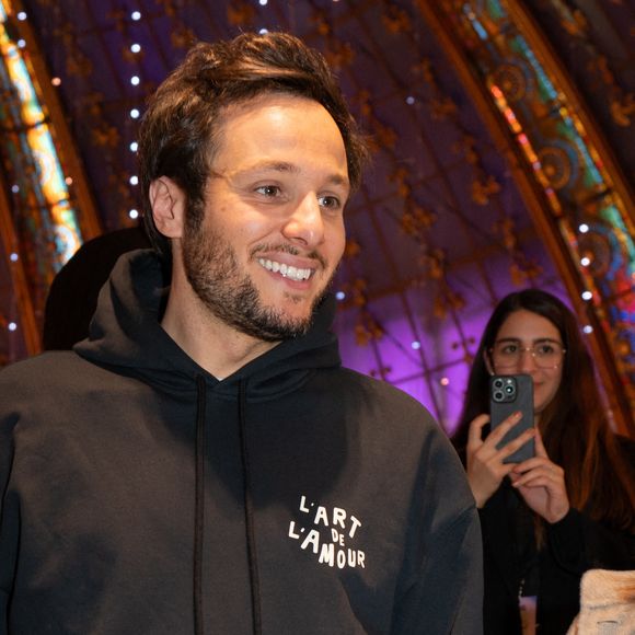 Le chanteur Vianney assiste à l'inauguration des décorations de Noël " Le 130e Noel des Galeries Lafayette ", le 14 novembre 2024 à Paris, France.
Photo par Mireille Ampilhac/ABACAPRESS.COM