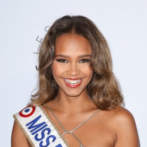 Indira Ampiot (Miss France 2023) - Photocall du 4ème gala de charité de l'association "Les Bonnes Fées" à l'occasion de la campagne mondiale "Octobre Rose" à l'hôtel Peninsula, Paris le 5 octobre 2023. © Coadic Guirec/Bestimage