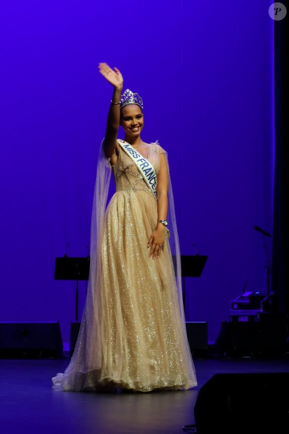 Indira Ampiot, Miss France 2023 (robe Christophe Guillarmé Paris) - Élection de Miss Hauts-de-Seine 2023 au Beffroi de Montrouge. Les Miss et candidates étaient habillées par Christophe Guillarmé Paris. Montrouge le 13 mai 2023. © Christophe Guillarme via Bestimage