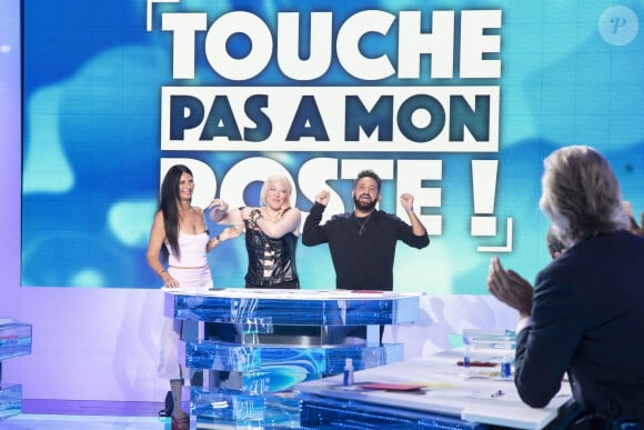 Des retrouvailles qui ont étonné les internautes
Exclusif - Sylvie Ortega, Loana Petrucciani, Cyril Hanouna - TPMP (Touche Pas à Mon Poste) présenté par Cyril Hanouna, qui tente de réconcilier Sylvie Ortega, Loana Petrucciani et Eryl Prayer, diffusée en direct le 23 Septembre 2021 sur C8 - Paris le 23 Septembre 2021 © Jack Tribeca / Bestimage 