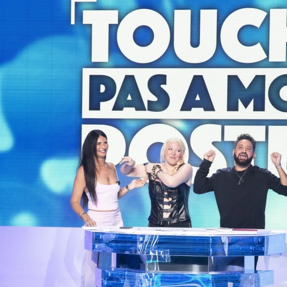 Des retrouvailles qui ont étonné les internautes
Exclusif - Sylvie Ortega, Loana Petrucciani, Cyril Hanouna - TPMP (Touche Pas à Mon Poste) présenté par Cyril Hanouna, qui tente de réconcilier Sylvie Ortega, Loana Petrucciani et Eryl Prayer, diffusée en direct le 23 Septembre 2021 sur C8 - Paris le 23 Septembre 2021 © Jack Tribeca / Bestimage 