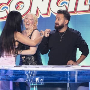 Exclusif - Sylvie Ortega, Loana Petrucciani, Cyril Hanouna - TPMP (Touche Pas à Mon Poste) présenté par Cyril Hanouna, qui tente de réconcilier Sylvie Ortega, Loana Petrucciani et Eryl Prayer, diffusée en direct le 23 Septembre 2021 sur C8 - Paris le 23 Septembre 2021 © Jack Tribeca / Bestimage 