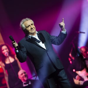 Exclusif - Michel Sardou - Ultime concert de Michel Sardou pour la dernière date de son spectacle "La dernière danse" à la Seine Musicale à Boulogne-Billancourt le 12 avril 2018. Le chanteur a rassemblé plus de 400 000 spectateurs pour une tournée de 82 concerts. © Pierre Perusseau/Bestimage 