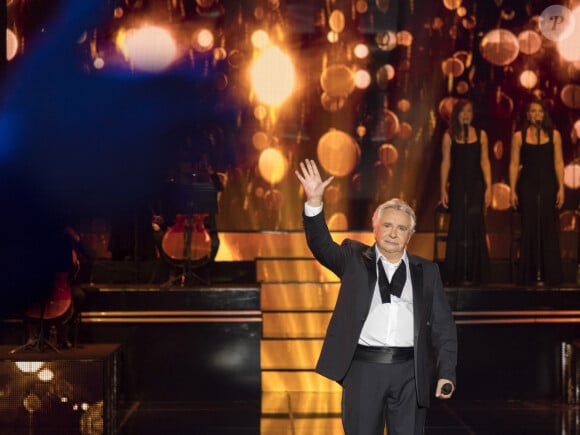 Michel Sardou - Enregistrement de l'émission "Dernier Show" de Michel Sardou, qui sera diffusée le 21 octobre en prime time sur France 2, au Palais des Sports à Paris. © Pierre Perusseau / Bestimage 