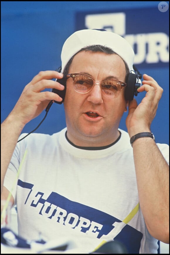 C'est depuis les locaux d'Europe 1 que l'artiste disparu en 1986 avait alors lancé un appel à la générosité.
Archives - Coluche - Première émission sur Europe 1 : "Y'en aura pour tout le monde en 1985.