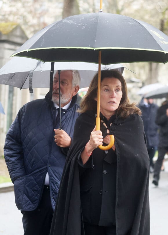 Richard Attias et sa femme Cécilia Attias - Sorties des obsèques de l'avocat Hervé Temime au cimetière du Montparnasse à Paris, France, le 14 avril 2023. © Clovis-Jacovides/Bestimage 