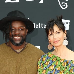 Sly Johnson et Mathilda May à l'inauguration de l'expérience "Tim Burton Le labyrinthe" à l'espace Chapiteaux du parc de la Villette à Paris, France, le 20 mai 2023. © Coadic Guirec/Bestimage 