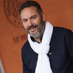 Bruce Toussaint - Les célébrités au village lors des Internationaux de France de tennis de Roland Garros 2024 à Paris. Le 5 juin 2024. © Jacovides-Moreau/Bestimage 