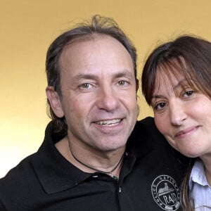 Exclusif - Portrait de Philippe Candeloro avec sa femme Olivia lors de l'enregistrement de l'émission "Chez Jordan de Luxe" à Paris. Le 6 novembre 2024 © Cédric Perrin / Bestimage