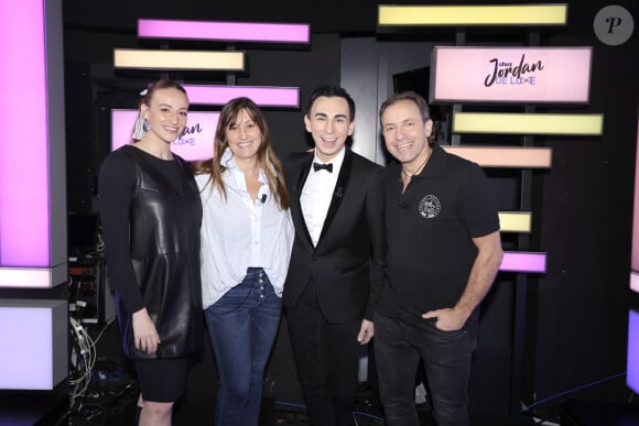 Exclusif - Jordan de Luxe entouré de Philippe Candeloro, sa femme Olivia et leur fille Maya lors de l'enregistrement de l'émission "Chez Jordan de Luxe" à Paris. Le 6 novembre 2024 © Cédric Perrin / Bestimage