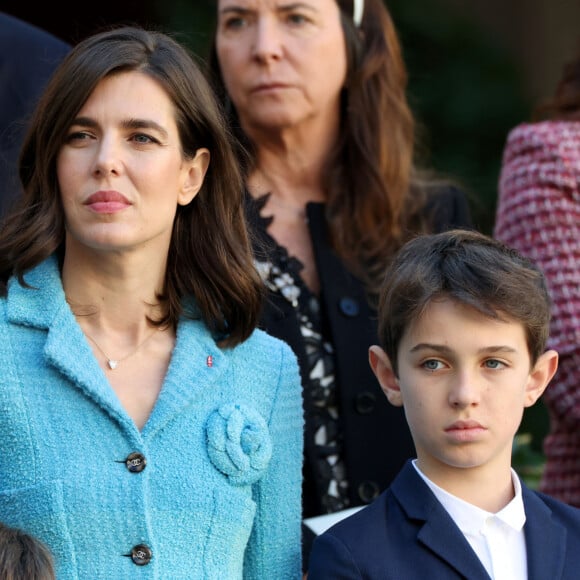 Charlotte Casiraghi, Raphaël Elmaleh dans la cour du palais princier le jour de la fête nationale de Monaco le 19 novembre 2024. © Jean-Charles Vinaj / Pool Monaco / Bestimage 