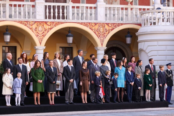 La famille princière dans la cour du palais princier le jour de la fête nationale de Monaco le 19 novembre 2024. © Jean-Charles Vinaj / Pool Monaco / Bestimage 