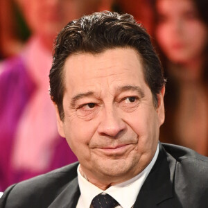 Laurent Gerra taclé par un confrère

Exclusif - Laurent Gerra - Enregistrement de l'émission "Vivement Dimanche", présentée par M.Drucker. © Guillaume Gaffiot / Bestimage