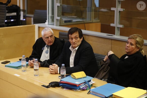 Pierre Palmade au tribunal de Melun avec ses avocats Me Alain Barsikian et Me Céline Lasek pour son procès pour blessures involontaires à la suite d'un accident de la route en février 2023 dans lequel sa voiture a percuté un autre véhicule à Melun. Le 20 novembre 2024. © Christophe Clovis / Bestimage