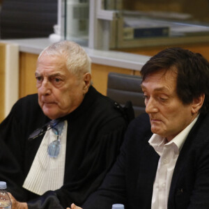 Pierre Palmade au tribunal de Melun avec ses avocats Me Alain Barsikian et Me Céline Lasek pour son procès pour blessures involontaires à la suite d'un accident de la route en février 2023 dans lequel sa voiture a percuté un autre véhicule à Melun. Le 20 novembre 2024. © Christophe Clovis / Bestimage