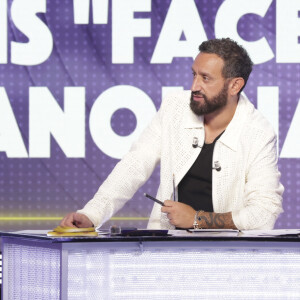 Exclusif - Cyril Hanouna sur le plateau de l’enregistrement de l’émission « Face à Hanouna » présentée par C.Hanouna et diffusée sur C8 le 13 octobre 2024, à Paris, France, le 10 octobre 2024. © Jack Tribeca / Bestimage