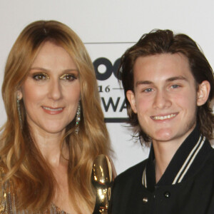 Céline Dion et son fils René Charles Angélil au press room de la soirée Billboard Music Awards à T-Mobile Arena à Las Vegas, le 22 mai 2016 