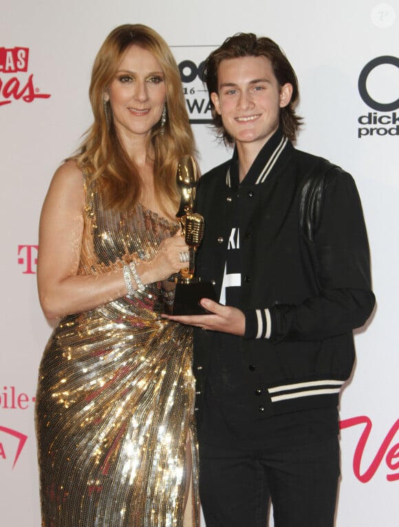 Céline Dion et son fils René Charles Angélil au press room de la soirée Billboard Music Awards à T-Mobile Arena à Las Vegas, le 22 mai 2016 