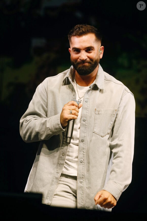 Elle s'est confié au Parisien sur leur rencontre, il y a maintenant 10 ans ! 
Exclusif - Kendji Girac - Concert "Corsu Mezu Mezu" à la Défense Arena à Paris, France. Le 28 octobre 2023. © Christophe Clovis / Bestimage