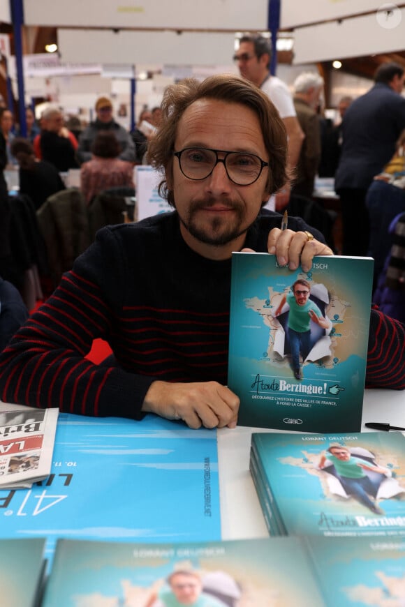 Lorant Deutsch lors de la 41ème Foire du Livre de Brive dans La Halle Brassens, à Brive-la-Gaillarde, France, le 11 novembre 2023. © Jean-Marc-Lhomer/Bestimage 