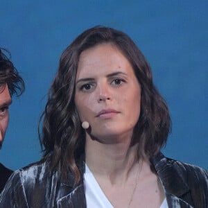 "Jusqu'à présent, j'ai toujours été en tournée avec la mère de mes enfants pour m'aider", ajoute l'ex de Laure Manaudou à Télé Loisirs
 
Exclusif - Jérémy Frérot, Laure Manaudou - Enregistrement de l'émission "La Chanson secrète 11" à Paris, diffusée le 24 juin sur TF1. © Cyril Moreau / Bestimage