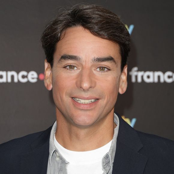 Julian Bugier au photocall de la conférence de presse de rentrée de France Télévisions à Paris, France, le 4 septembre 2024. © Coadic Guirec/Bestimage