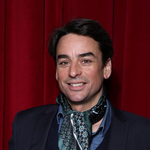 Julian Bugier - Photocall de la soirée de lancement du "Sidaction" au théâtre Edouard VII à Paris le 4 mars 2024. © Denis Guignebourg/Bestimage 