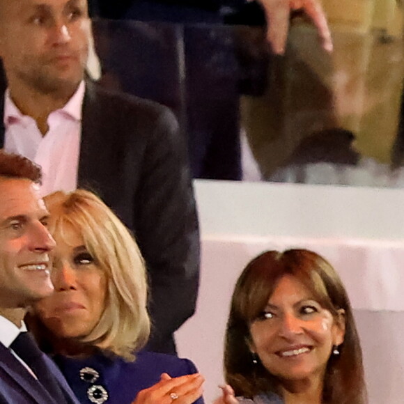 Emmanuel Macron, Brigitte Macron, Anne Hidalgo - Célébrités assistent à la cérémonie de clôture des jeux paralympiques Paris 2024 au Stade de France à Saint-Denis le 8 septembre 2024. © Dominique Jacovides/Bestimage