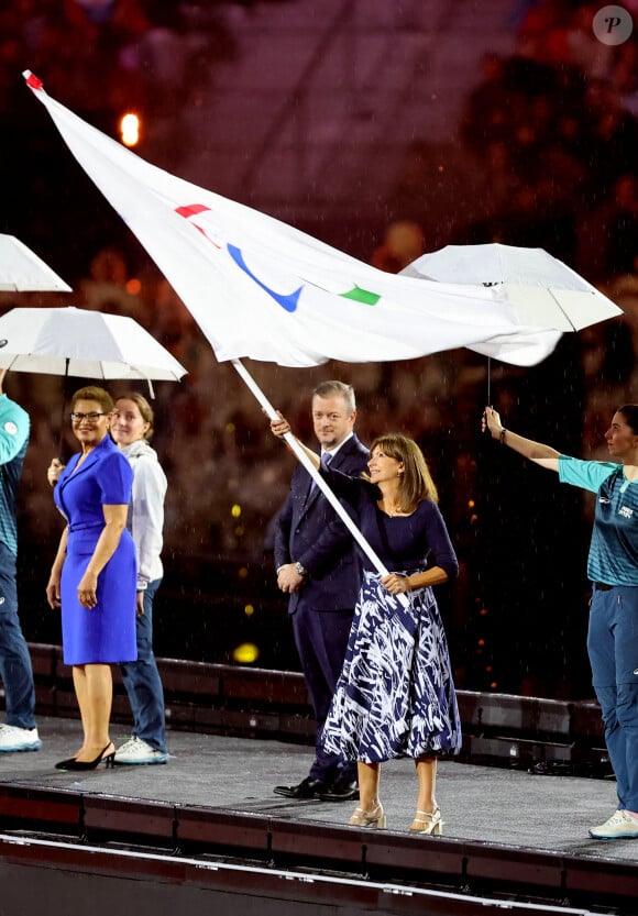 Karen Bass (maire de Los Angeles), Andrew Parsons (Président du Comité international paralympique), Anne Hidalgo (maire de Paris) - Cérémonie de clôture des jeux paralympiques Paris 2024 au Stade de France à Saint-Denis le 8 septembre 2024. © Dominique Jacovides/Bestimage