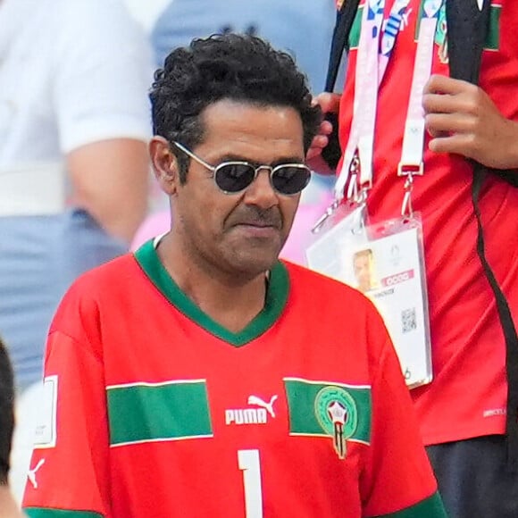 Jamel Debbouze et son fils Léon assistent à la demi-finale de football entre le Maroc et l'Espagne (1-2) lors des Jeux Olympiques de Paris2024 (JO) le 5 aout 2024.