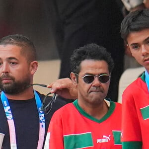 Jamel Debbouze et son fils Léon assistent à la demi-finale de football entre le Maroc et l'Espagne (1-2) lors des Jeux Olympiques de Paris2024 (JO) le 5 aout 2024.