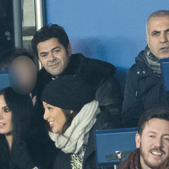 Jamel Debbouze et son fils Léon dans les tribunes lors du match de Champions League "PSG - Galatasaray (5-0)" au Parc des Princes à Paris, le 11 décembre 2019. © Cyril Moreau/Bestimage