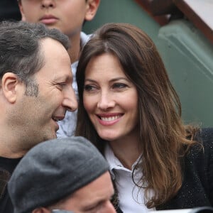 Arthur (Jacques Essebag) et sa compagne Mareva Galanter dans les tribunes de la finale homme des internationaux de France de Roland Garros à Paris le 5 juin 2016. © Moreau-Jacovides / Bestimage