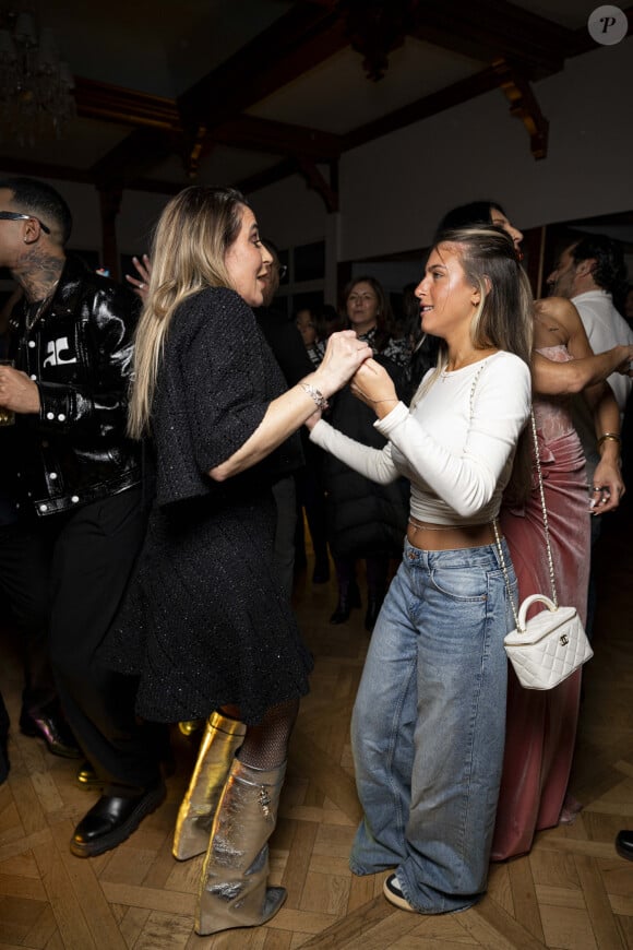 Exclusif - Magali Berdah et sa fille Shauna lors de l'anniversaire surprise de M.Berdah (43 ans) au Pavillon Gravelle à Paris le 26 novembre 2024 avec tous ses amis influenceurs. © Pierre Perusseau / Bestimage