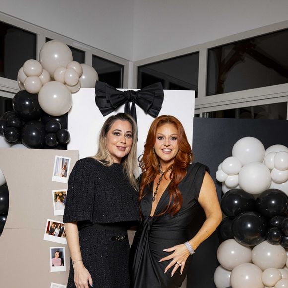 Exclusif - Magali Berdah et Cindy Sander lors de l'anniversaire surprise de M.Berdah (43 ans) au Pavillon Gravelle à Paris le 26 novembre 2024 avec tous ses amis influenceurs. © Pierre Perusseau / Bestimage