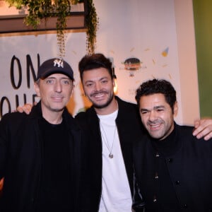 Exclusif - Gad Elmaleh, Kev Adams, Jamel Debbouze - Inauguration du nouveau restaurant de fast food healthy de K. Adams, le "Jak Healthy" au 24 rue de Rivoli dans le 4ème arrondissement à Paris, le 15 octobre 2019. © Rachid Bellak/Bestimage 