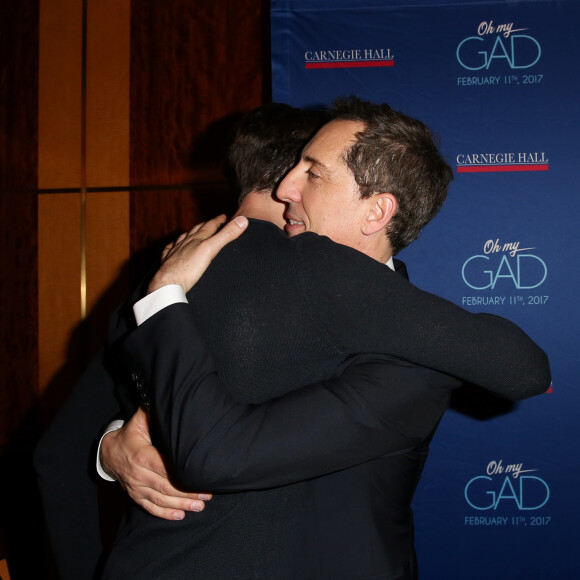 Exclusif - Gad Elmaleh avec son fils Noé lors du photocall du spectacle de Gad Elmaleh "Oh My Gad" au "Carnegie Hall" à New York, le 11 février 2017. © Dominique Jacovides/Bestimage 