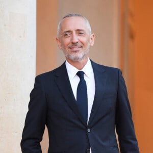 Gad Elmaleh est un homme épanoui !
Gad Elmaleh arrive au palais de l'Élysée pour un dîner offert aux chefs d'état et de gouvernement par le président de la république dans le cadre du XIXe Sommet de la Francophonie à Paris © Lionel Urman / Panoramic / Bestimage 