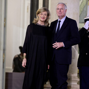 Ou encore le Premier ministre, Michel Barnier accompagné de sa femme Isabelle Altmayer !
Michel Barnier et sa femme Isabelle Altmayer - Dîner d'Etat en l'honneur de Bola Tinubu, Président de la République fédérale du Nigéria et de sa femme Oluremi Tinubu au Palais de l'Elysée à Paris le 28 Novembre 2024. © Dominique Jacovides/Bestimage 