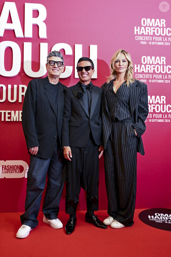 Omar Harfouch avec Marc Lavoine et sa compagne Adriana Karembeu au photocall du "concerto pour la paix" de Omar Harfouch au Théâtre des Champs-Elysées à Paris le 18 septembre 2024. © Perusseau / Tribeca / Bestimage 