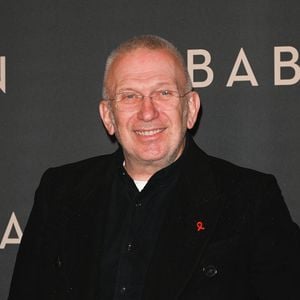 Et bien, il répond !
Jean-Paul Gaultier à la première du film "Babylon" au cinéma Le Grand Rex à Paris, France, le 14 janvier 2023. © Coadic Guirec/Bestimage 