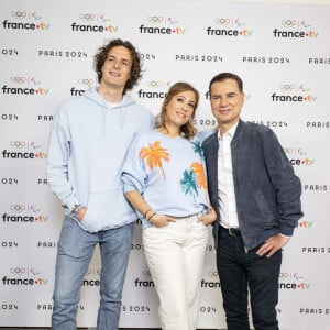 Paul de Saint Sernin, Léa Salamé et Laurent Luyat lors de la présentation des journalistes et chroniqueurs de France Télévisions pour les Jeux Olympiques 2024 au musée de l'Homme à Paris, le 11 juin 2024. © Pierre Perusseau / Bestimage  Presentation of journalists and columnists from France Télévisions for the 2024 Olympic Games at the Musée de l'Homme in Paris, June 11, 2024. 