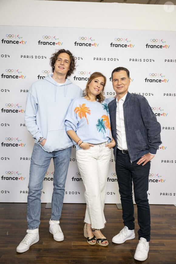 Paul de Saint Sernin, Léa Salamé et Laurent Luyat lors de la présentation des journalistes et chroniqueurs de France Télévisions pour les Jeux Olympiques 2024 au musée de l'Homme à Paris, le 11 juin 2024. © Pierre Perusseau / Bestimage  Presentation of journalists and columnists from France Télévisions for the 2024 Olympic Games at the Musée de l'Homme in Paris, June 11, 2024. 