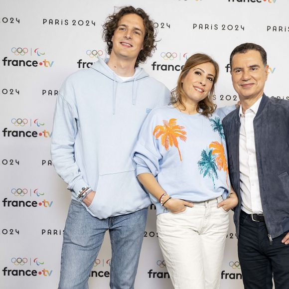 Paul de Saint Sernin, Léa Salamé et Laurent Luyat lors de la présentation des journalistes et chroniqueurs de France Télévisions pour les Jeux Olympiques 2024 au musée de l'Homme à Paris, le 11 juin 2024. © Pierre Perusseau / Bestimage  Presentation of journalists and columnists from France Télévisions for the 2024 Olympic Games at the Musée de l'Homme in Paris, June 11, 2024. 