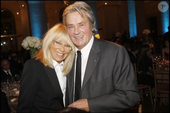 Alain Delon et Mireille Darc - Gala Scopus Award organisé par l'université hébraïque de Jérusalem au Palais Brongniart.